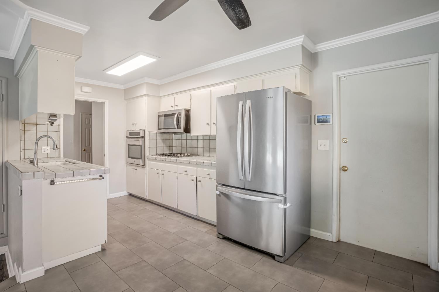 730 W Escalon Ave, Fresno, CA 93704