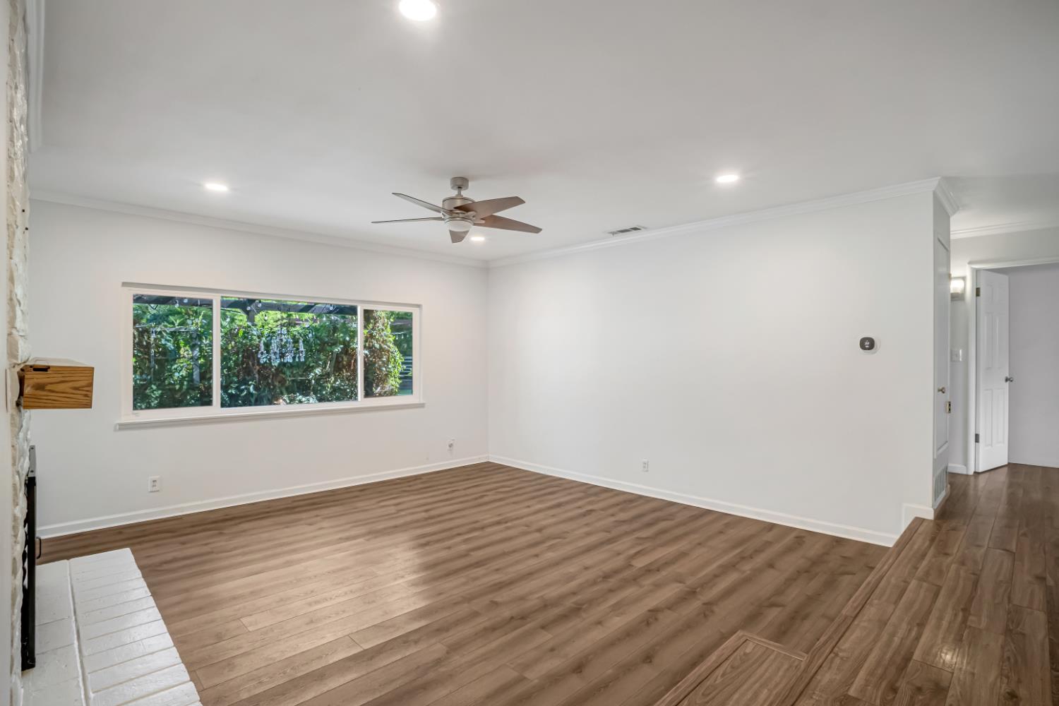 730 W Escalon Ave, Fresno, CA 93704