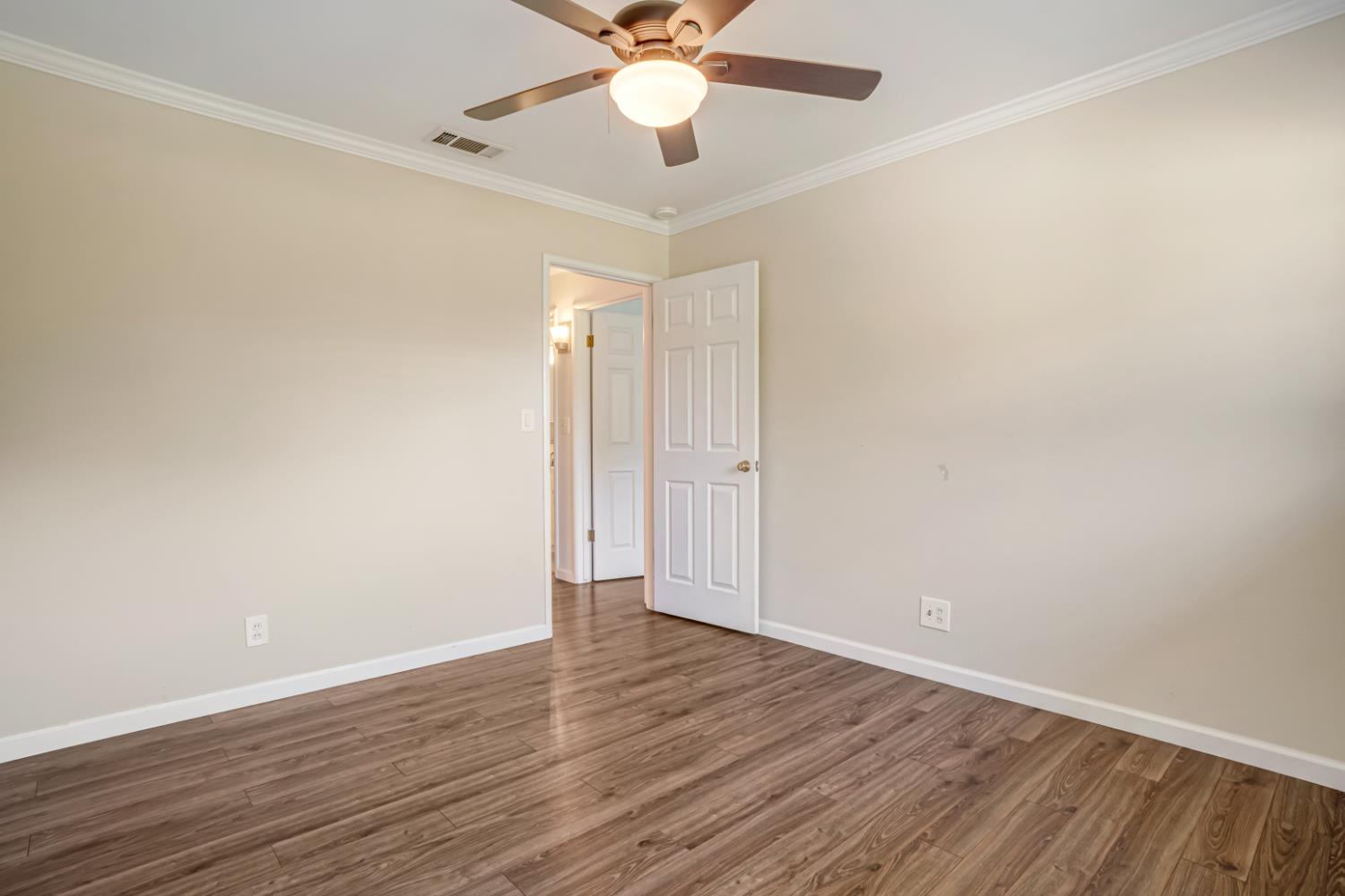 730 W Escalon Ave, Fresno, CA 93704