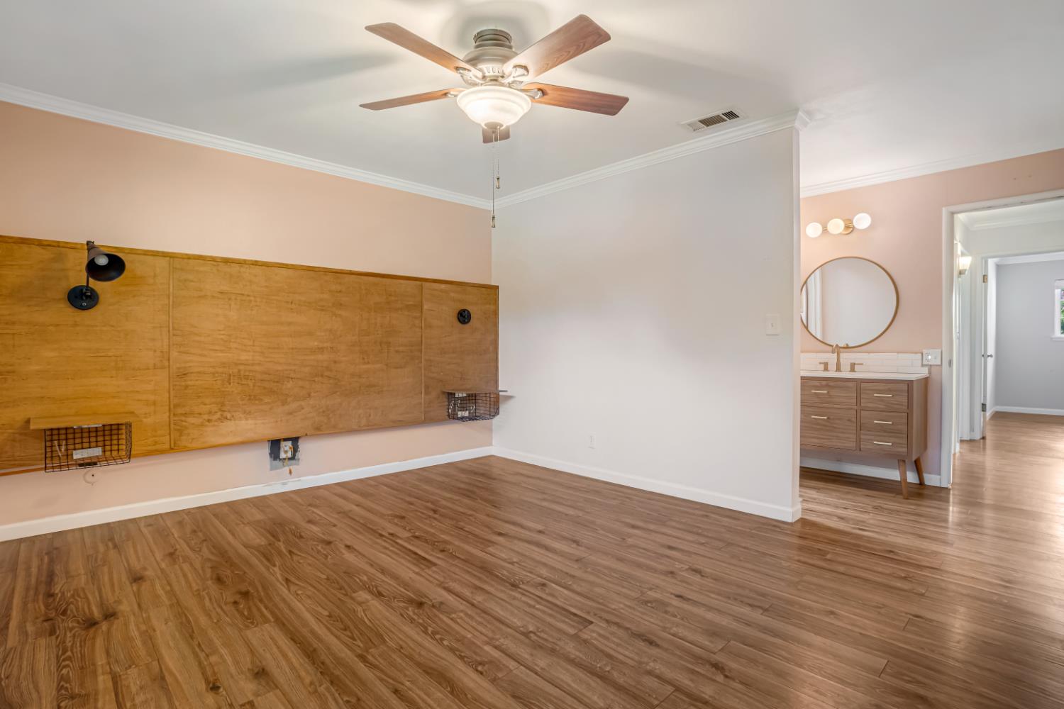 730 W Escalon Ave, Fresno, CA 93704