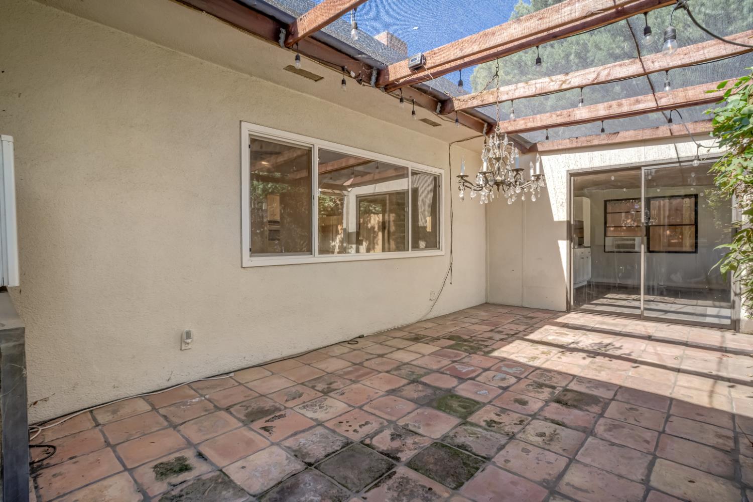 730 W Escalon Ave, Fresno, CA 93704