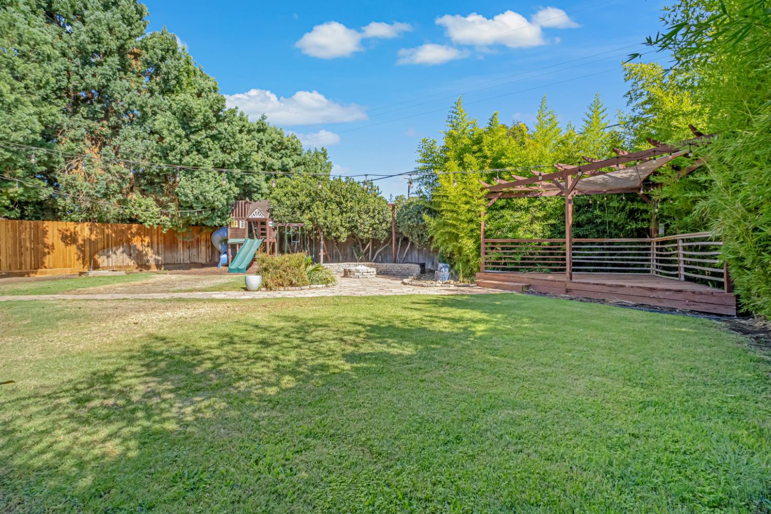 730 W Escalon Ave, Fresno, CA 93704