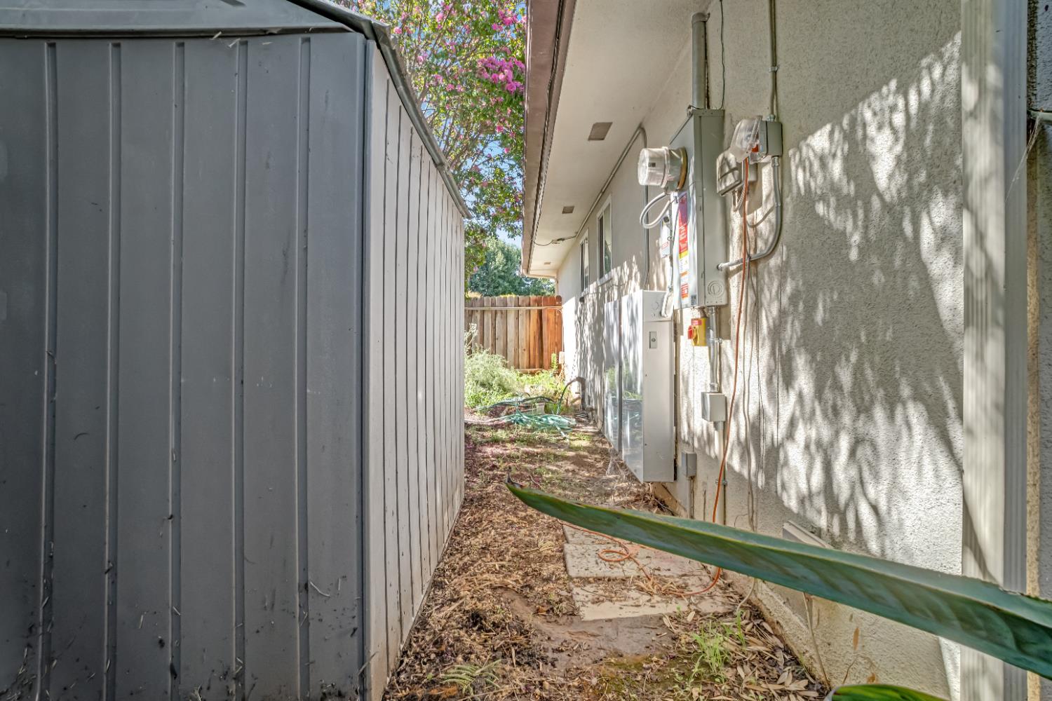 730 W Escalon Ave, Fresno, CA 93704
