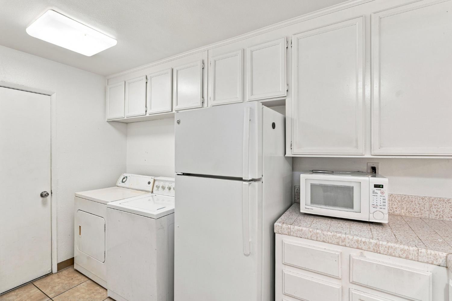 7166 N Fruit #121, Fresno, CA 93711