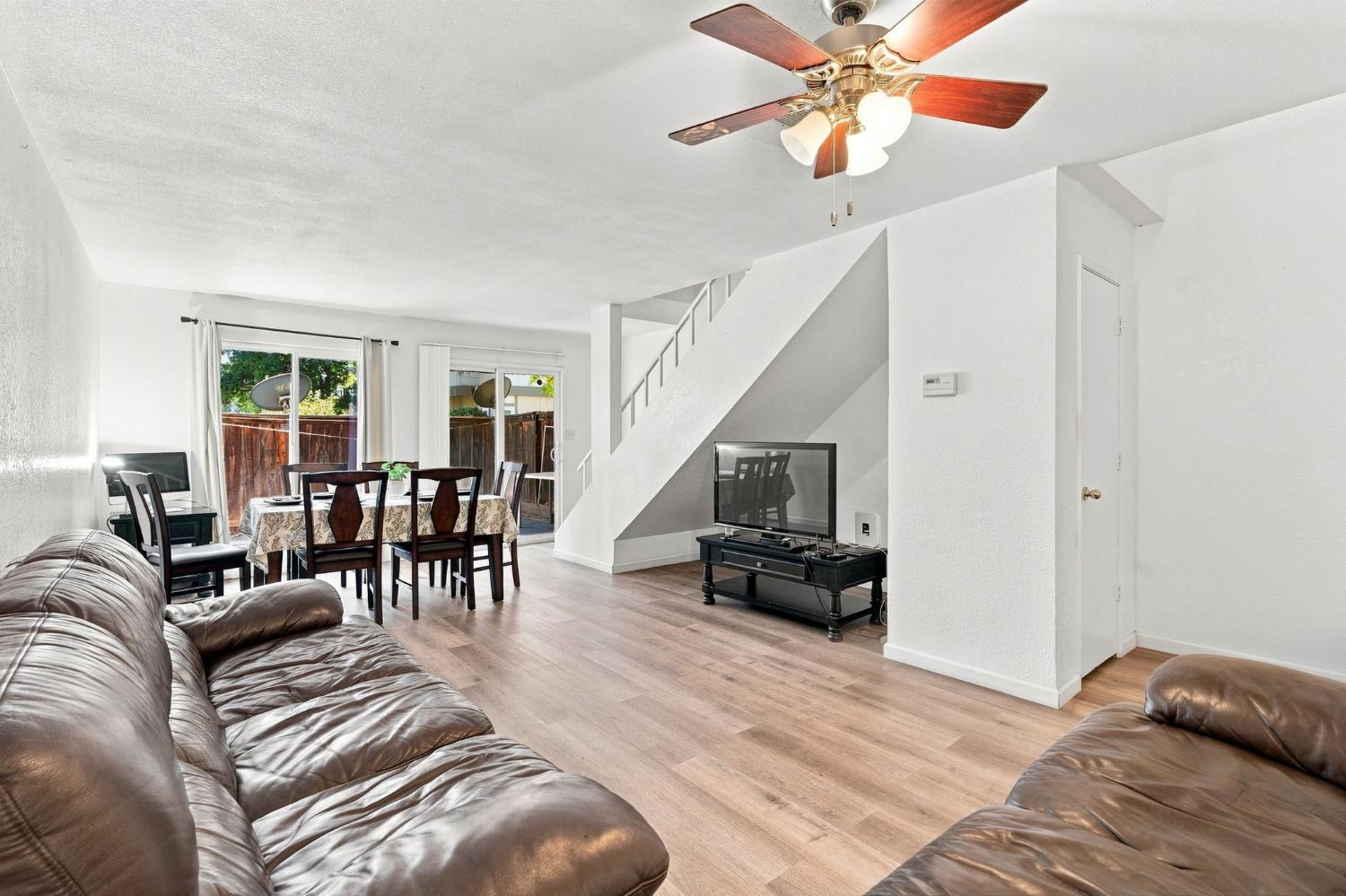 7166 N Fruit #121, Fresno, CA 93711