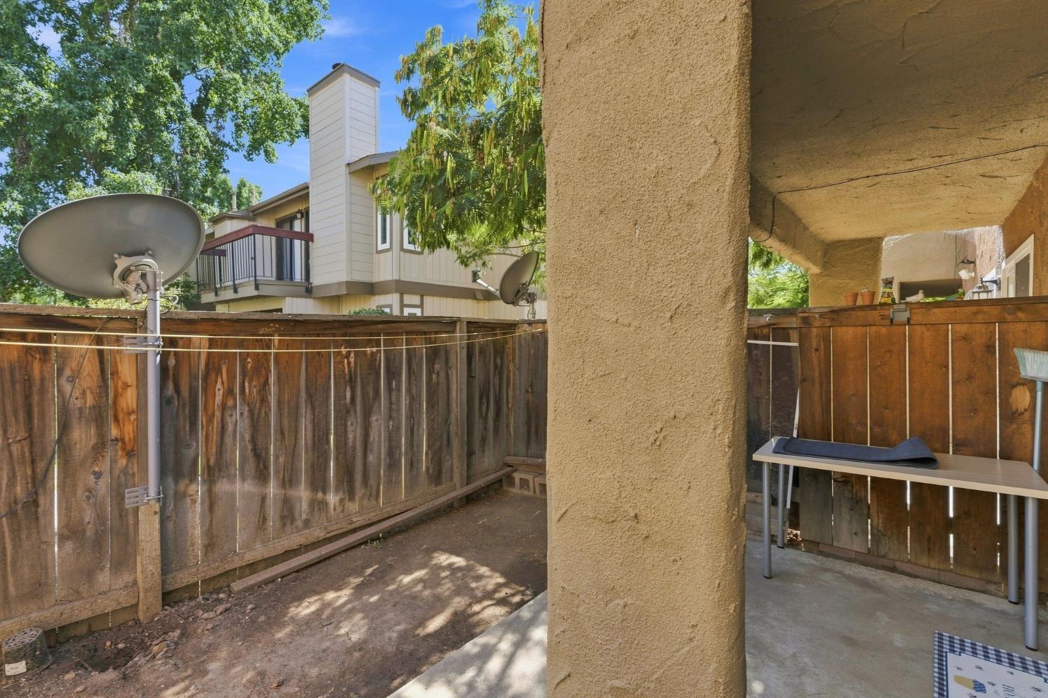 7166 N Fruit #121, Fresno, CA 93711