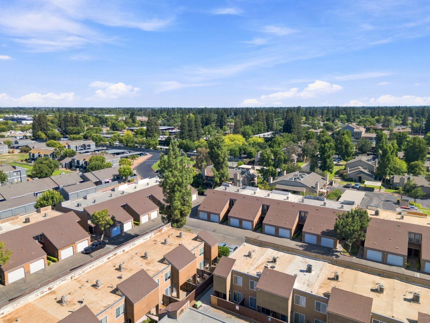 7166 N Fruit #121, Fresno, CA 93711
