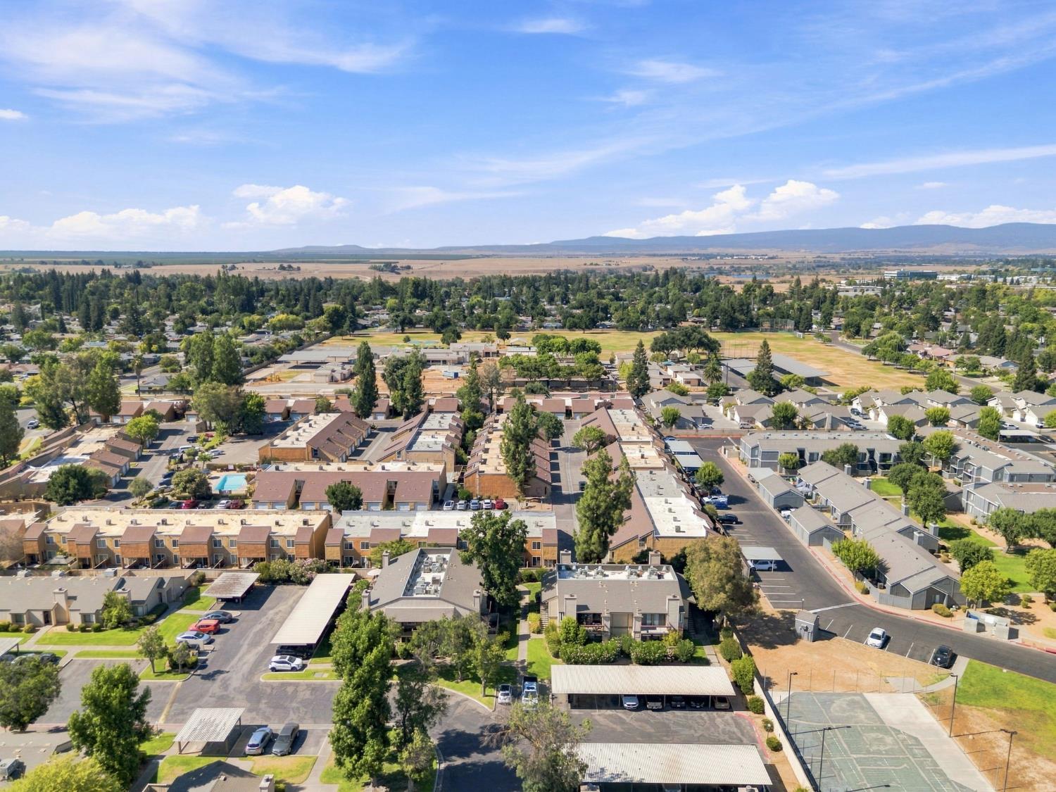 7166 N Fruit #121, Fresno, CA 93711