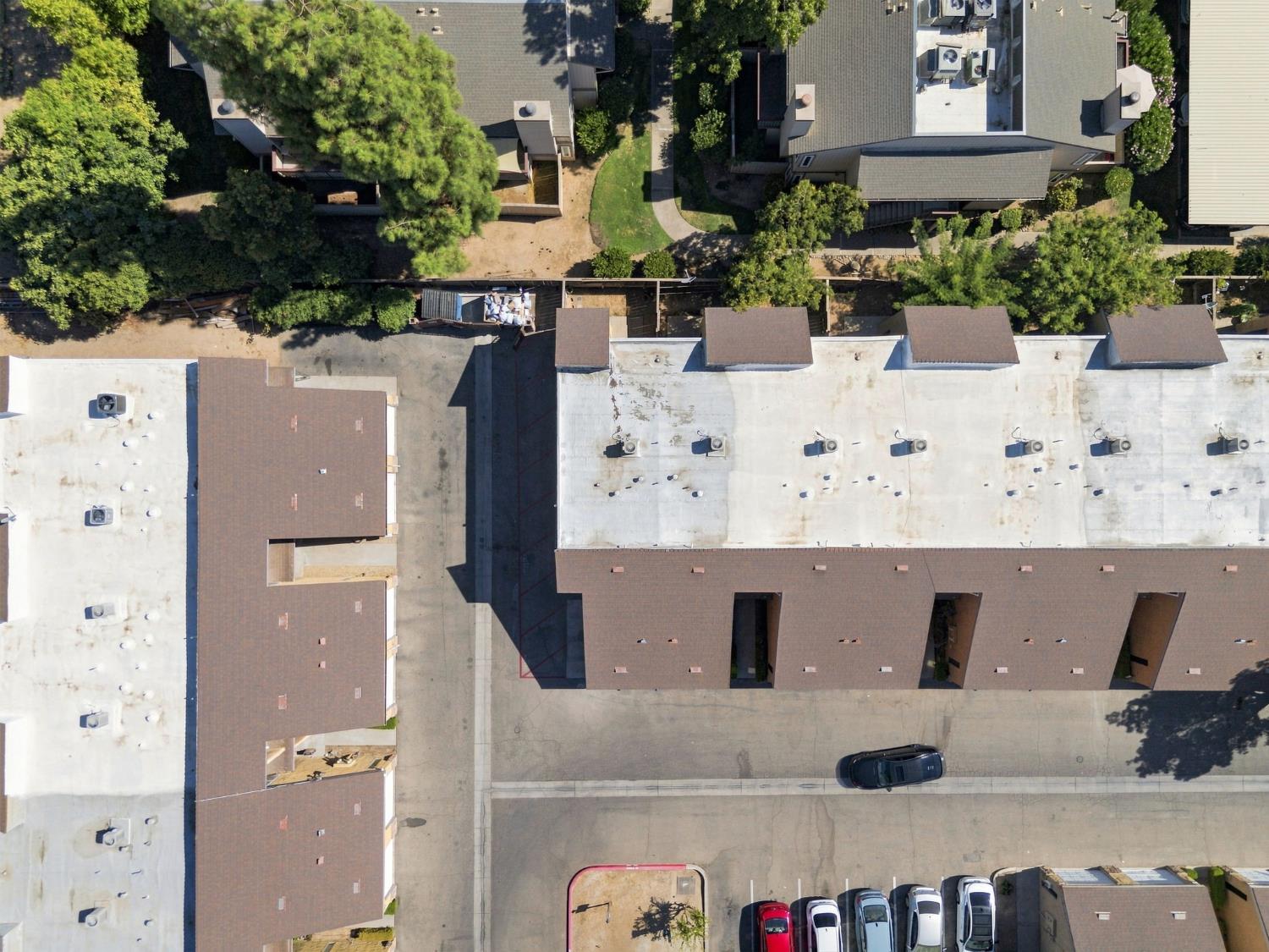 7166 N Fruit #121, Fresno, CA 93711
