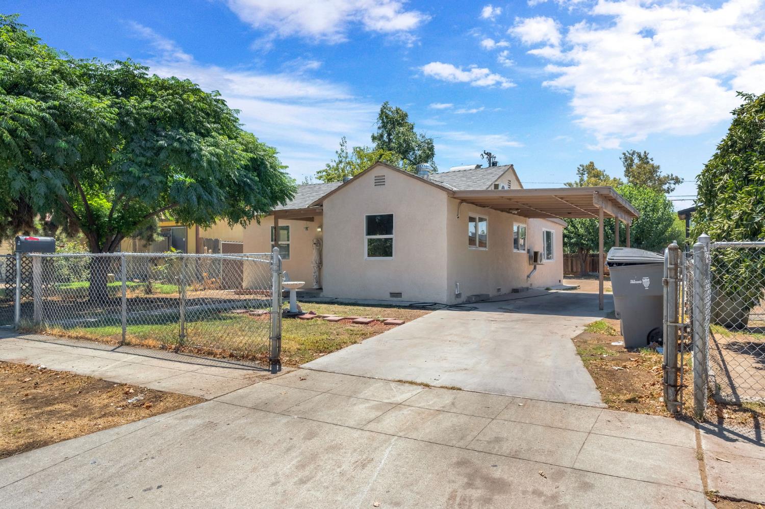 4758 E Montecito, Fresno, CA 93702