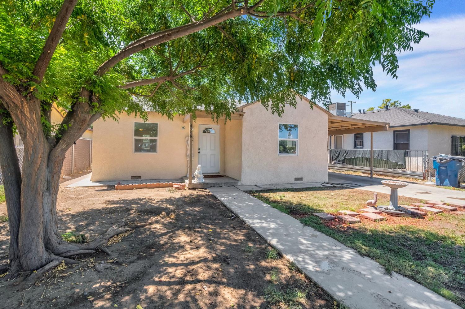 4758 E Montecito, Fresno, CA 93702