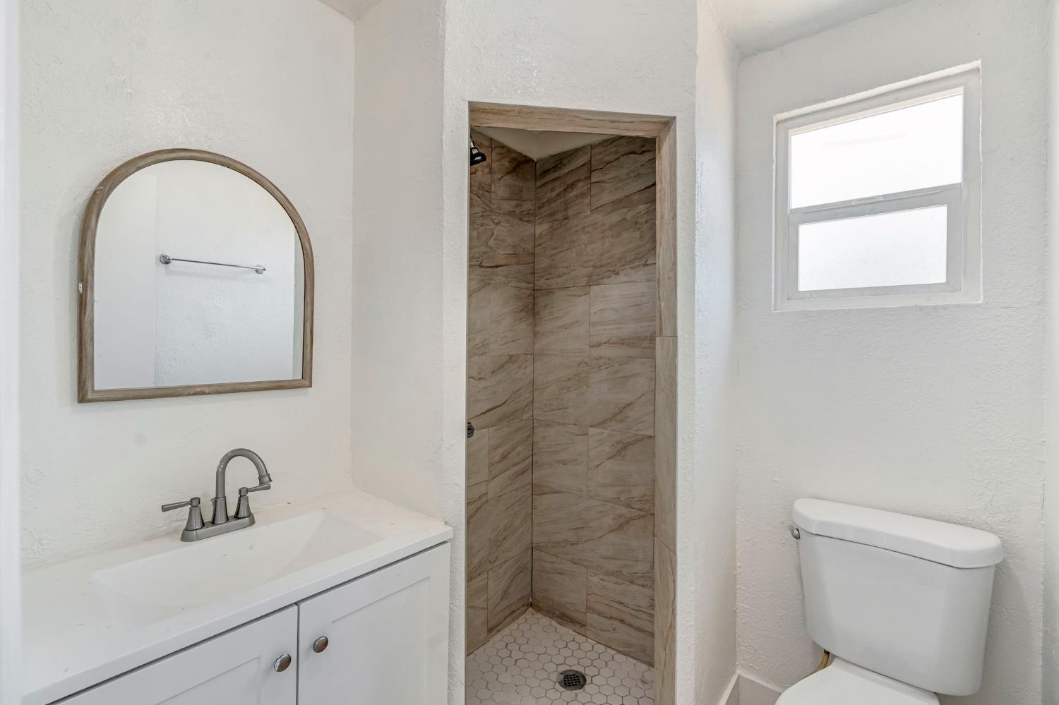 4758 E Montecito, Fresno, CA 93702