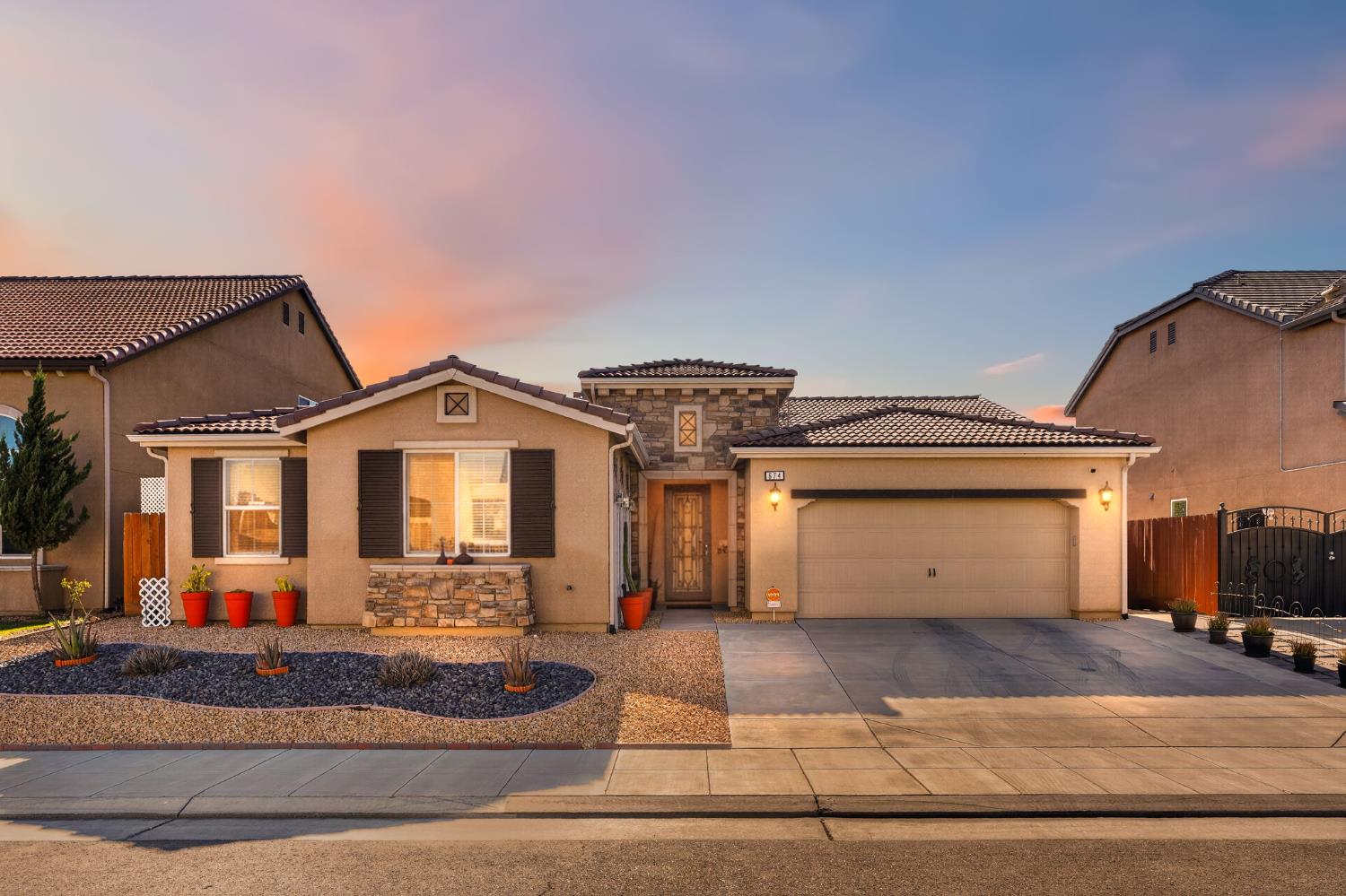 674 Agua Dulce Ave, Clovis, CA 93619