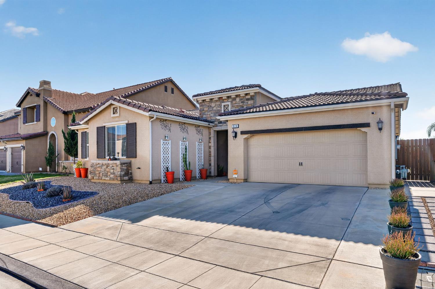 674 Agua Dulce Ave, Clovis, CA 93619