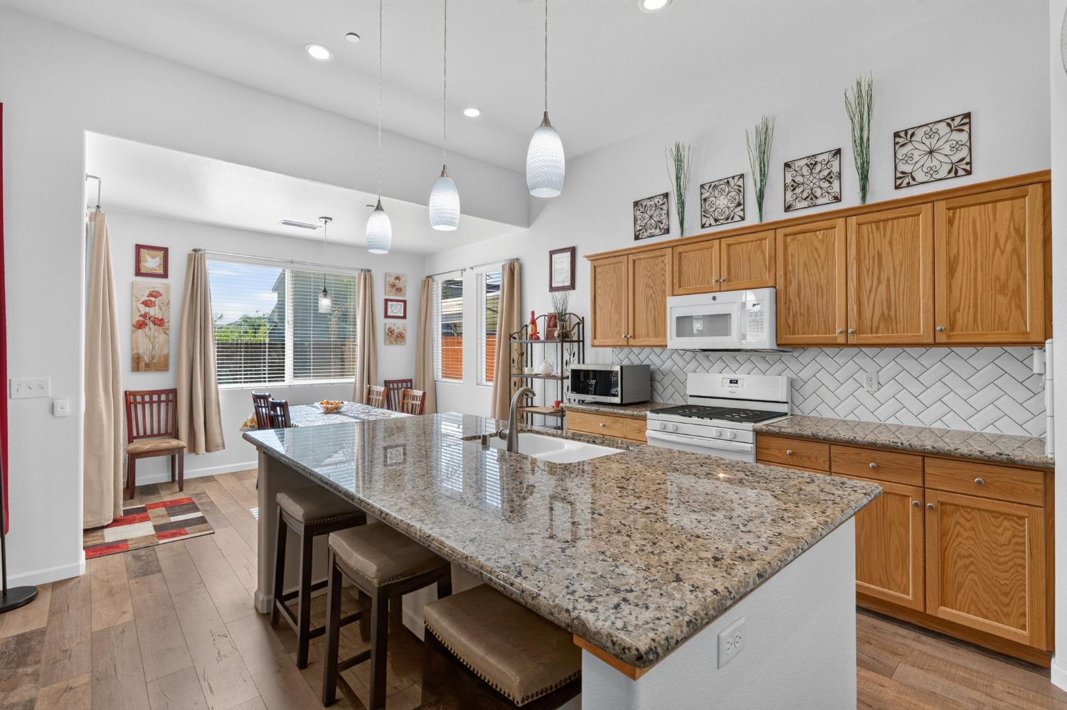 674 Agua Dulce Ave, Clovis, CA 93619