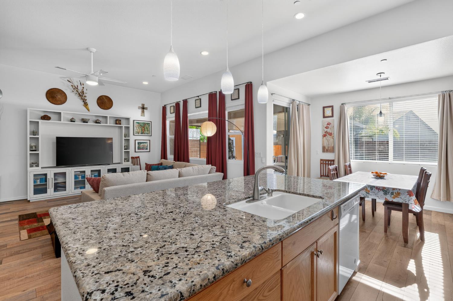674 Agua Dulce Ave, Clovis, CA 93619