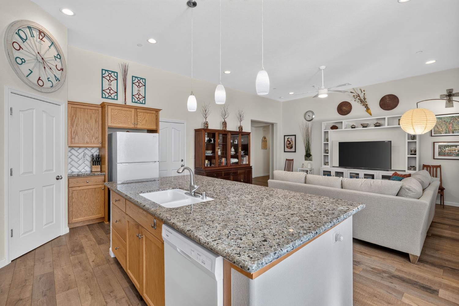 674 Agua Dulce Ave, Clovis, CA 93619