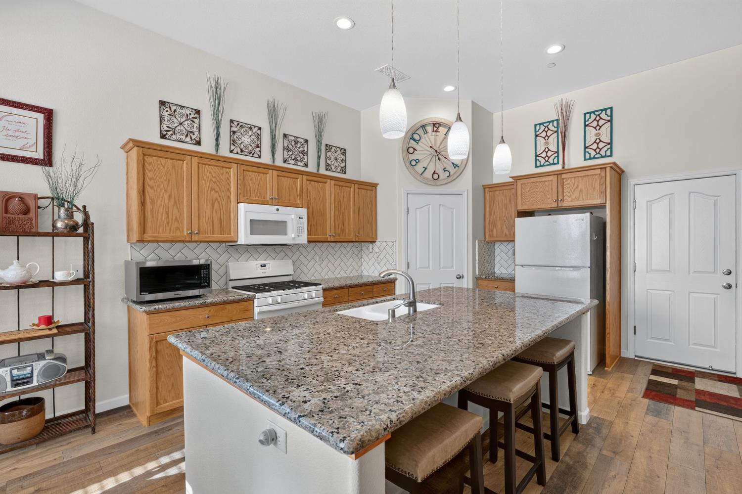 674 Agua Dulce Ave, Clovis, CA 93619