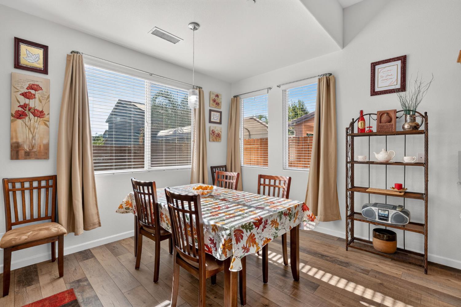 674 Agua Dulce Ave, Clovis, CA 93619