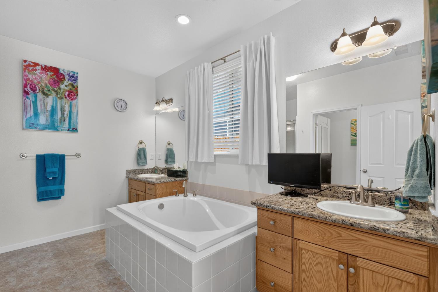 674 Agua Dulce Ave, Clovis, CA 93619
