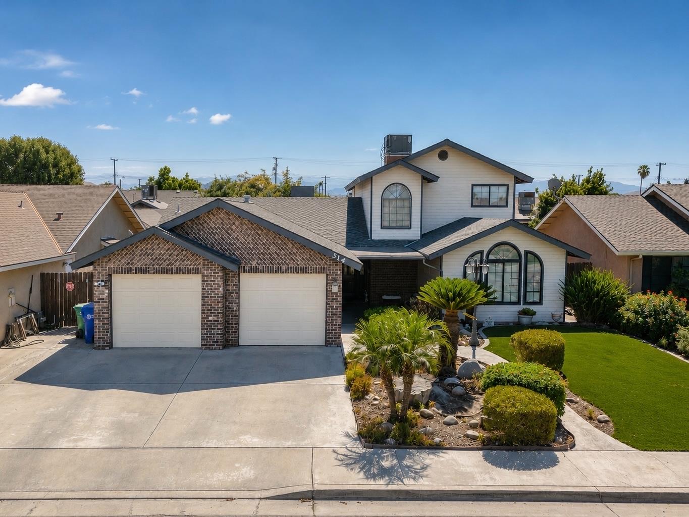 514 Balmoral Dr, Porterville, CA 93257