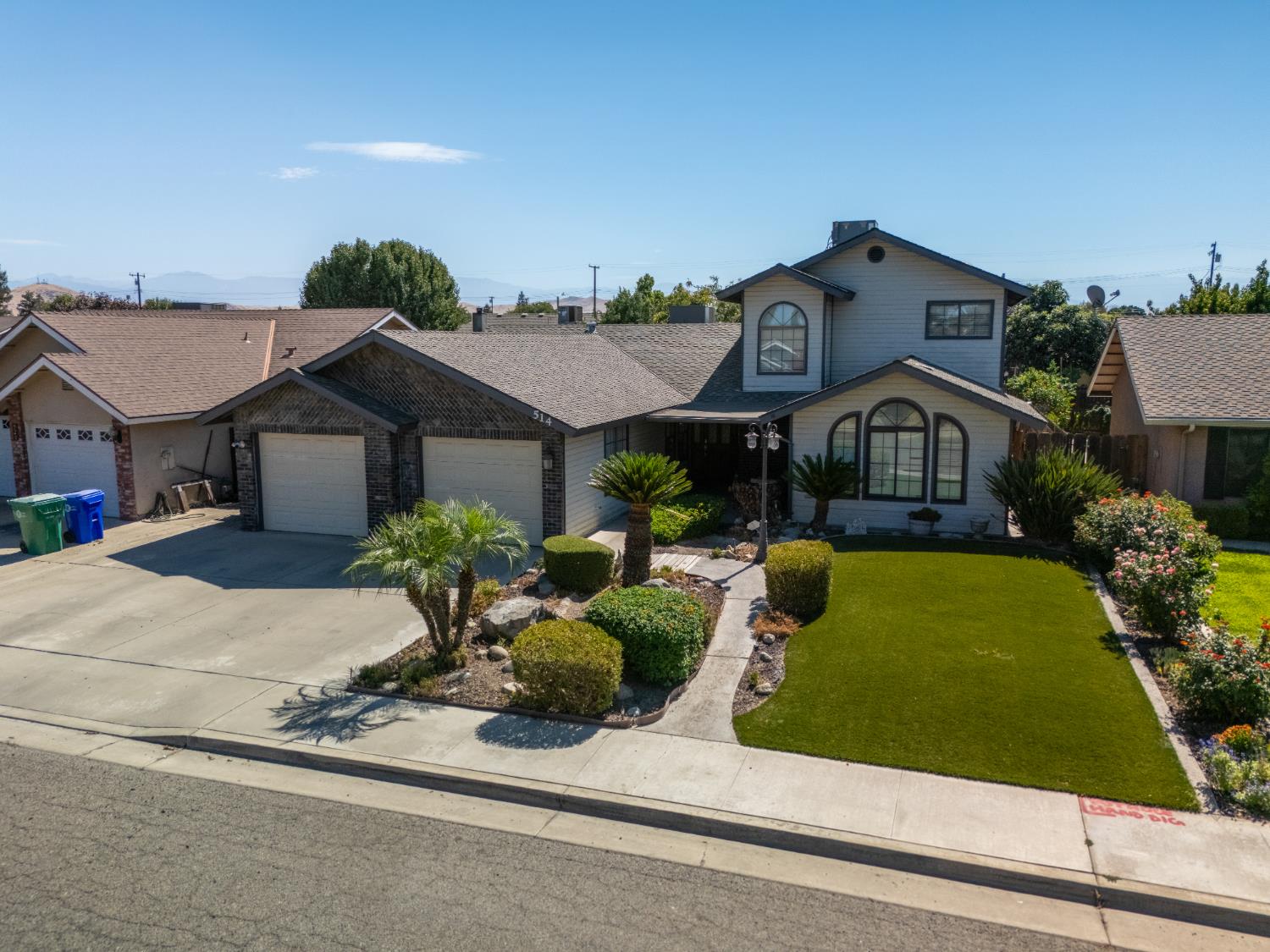 514 Balmoral Dr, Porterville, CA 93257