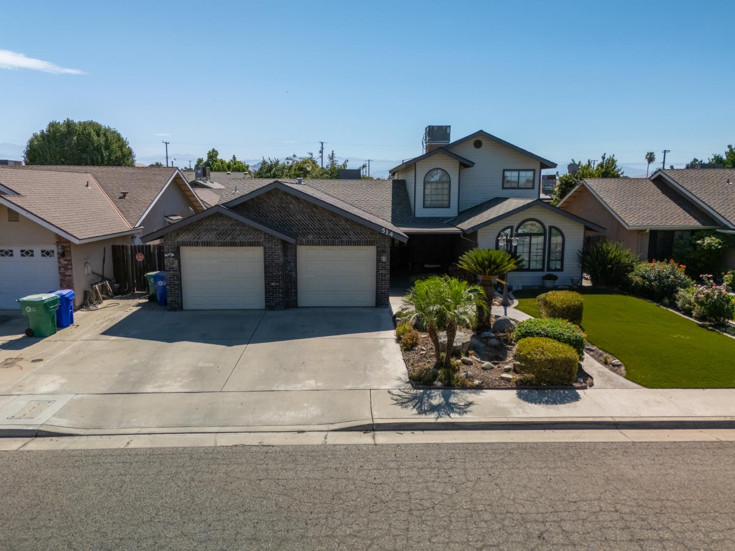 514 Balmoral Dr, Porterville, CA 93257