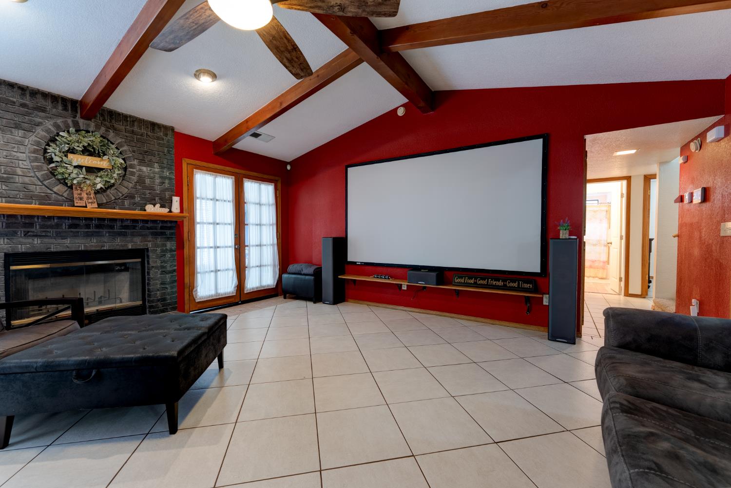 514 Balmoral Dr, Porterville, CA 93257
