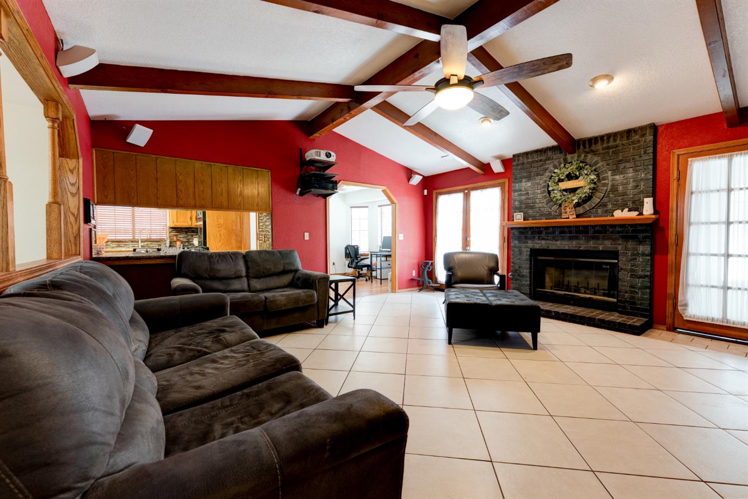 514 Balmoral Dr, Porterville, CA 93257