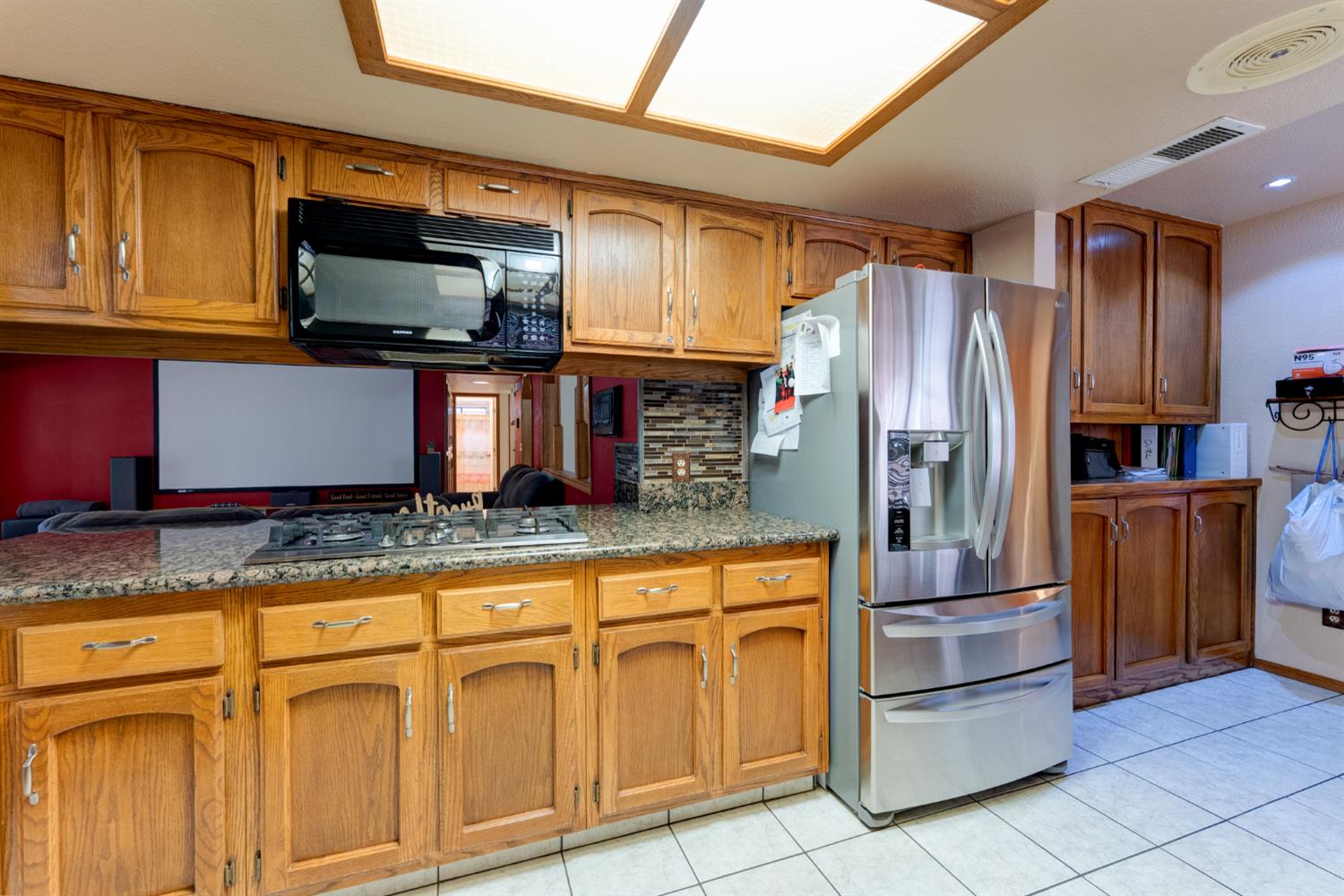 514 Balmoral Dr, Porterville, CA 93257