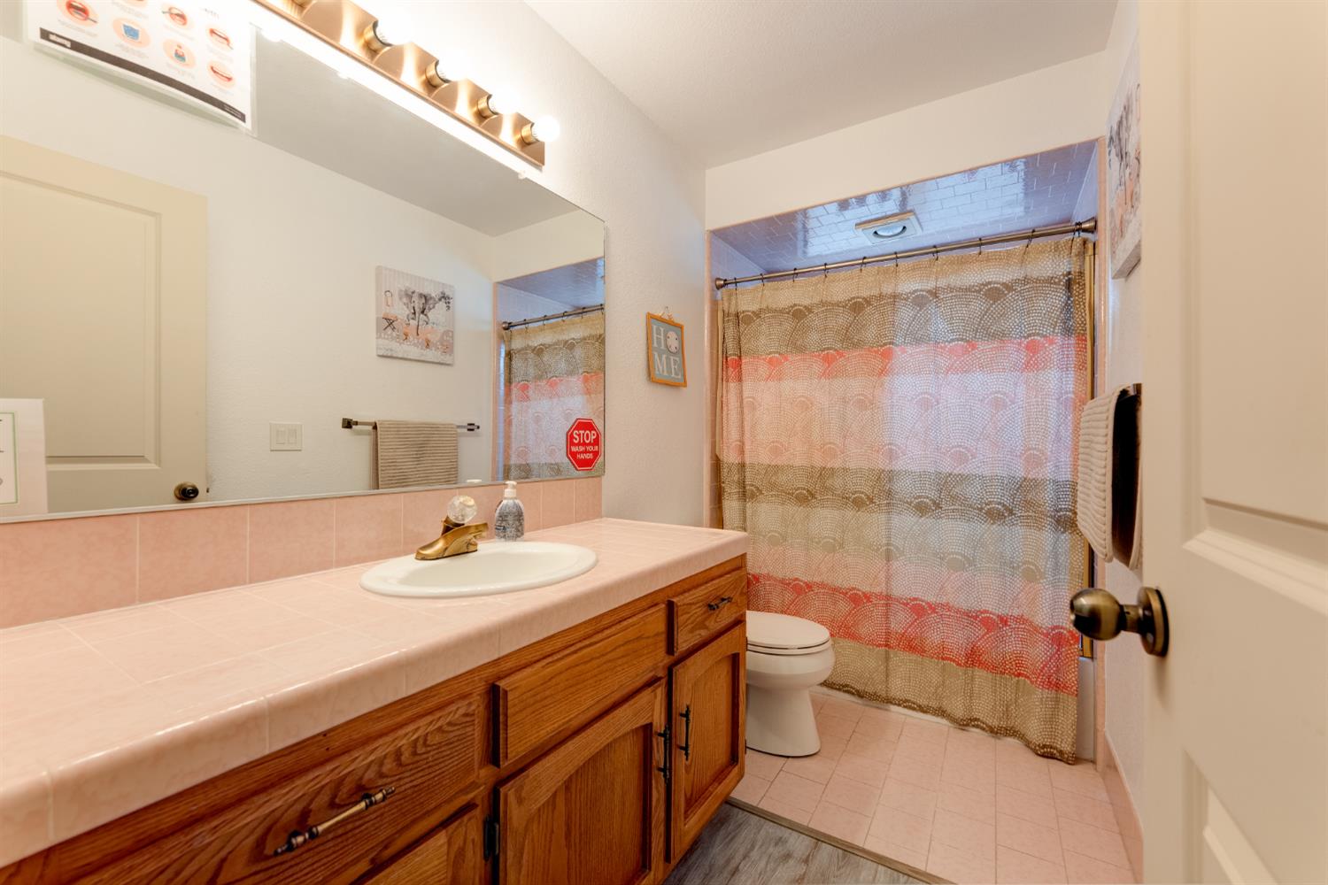 514 Balmoral Dr, Porterville, CA 93257