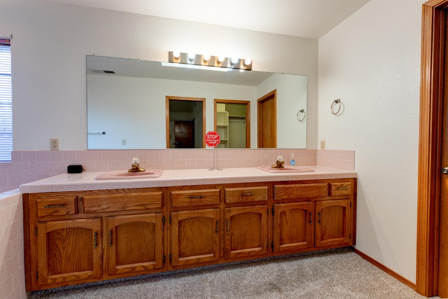 514 Balmoral Dr, Porterville, CA 93257