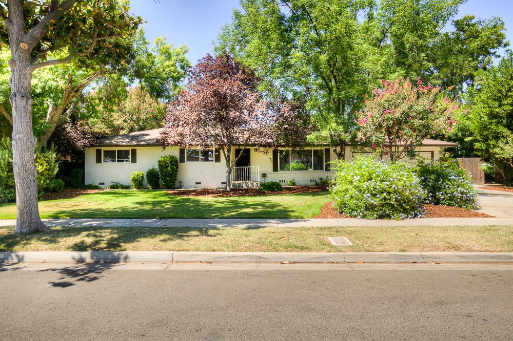 4935 E Heaton Ave, Fresno, CA 93727