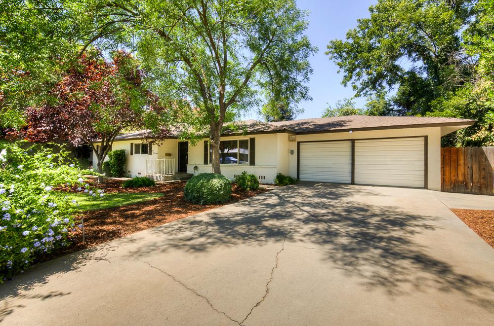 4935 E Heaton Ave, Fresno, CA 93727