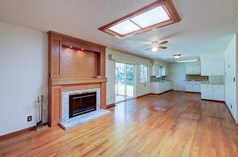 4935 E Heaton Ave, Fresno, CA 93727