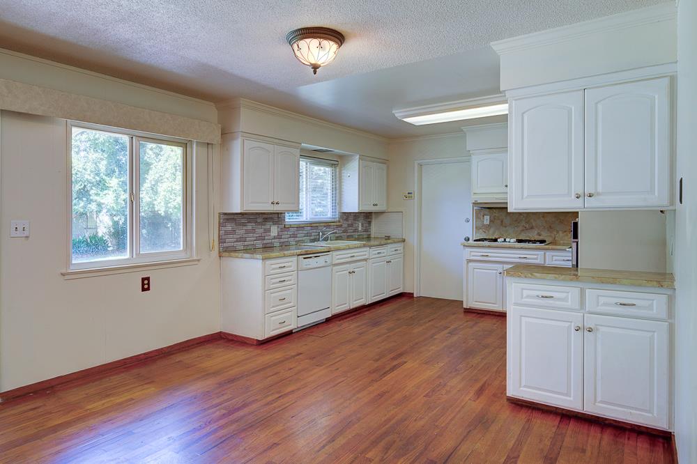 4935 E Heaton Ave, Fresno, CA 93727