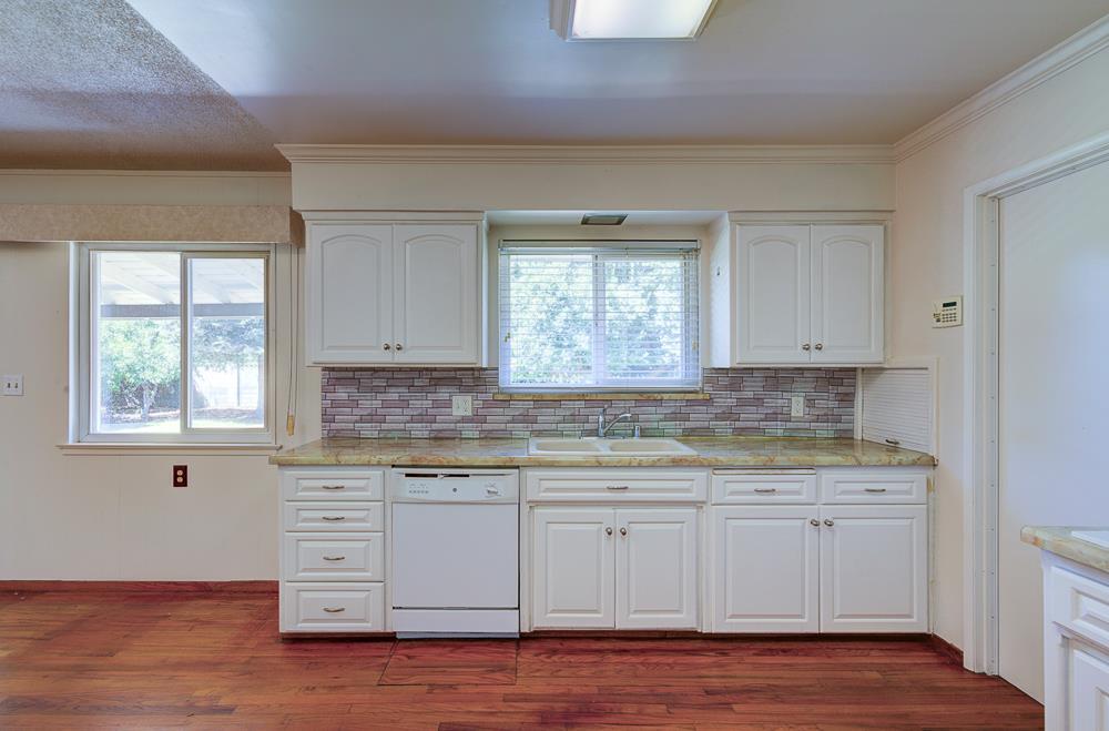 4935 E Heaton Ave, Fresno, CA 93727