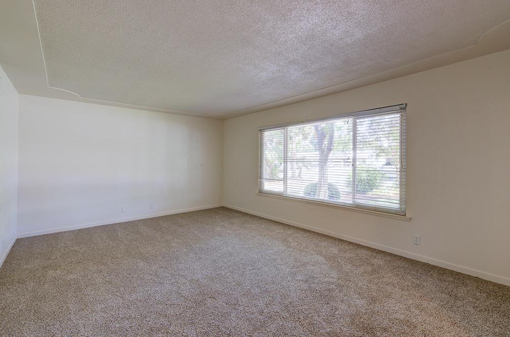 4935 E Heaton Ave, Fresno, CA 93727