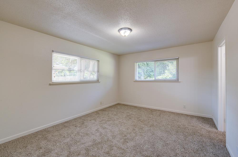 4935 E Heaton Ave, Fresno, CA 93727