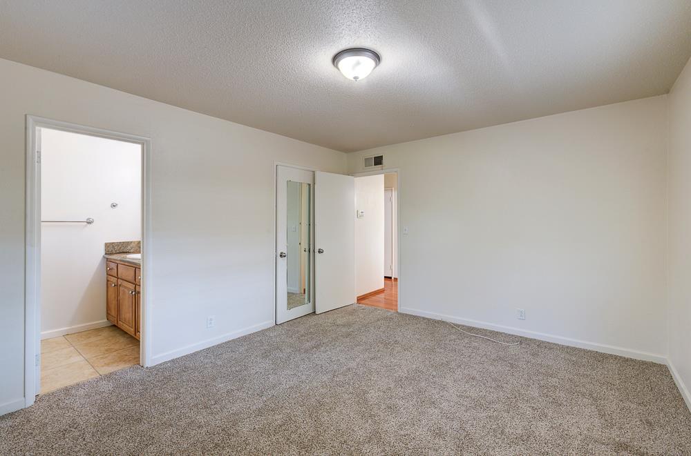 4935 E Heaton Ave, Fresno, CA 93727