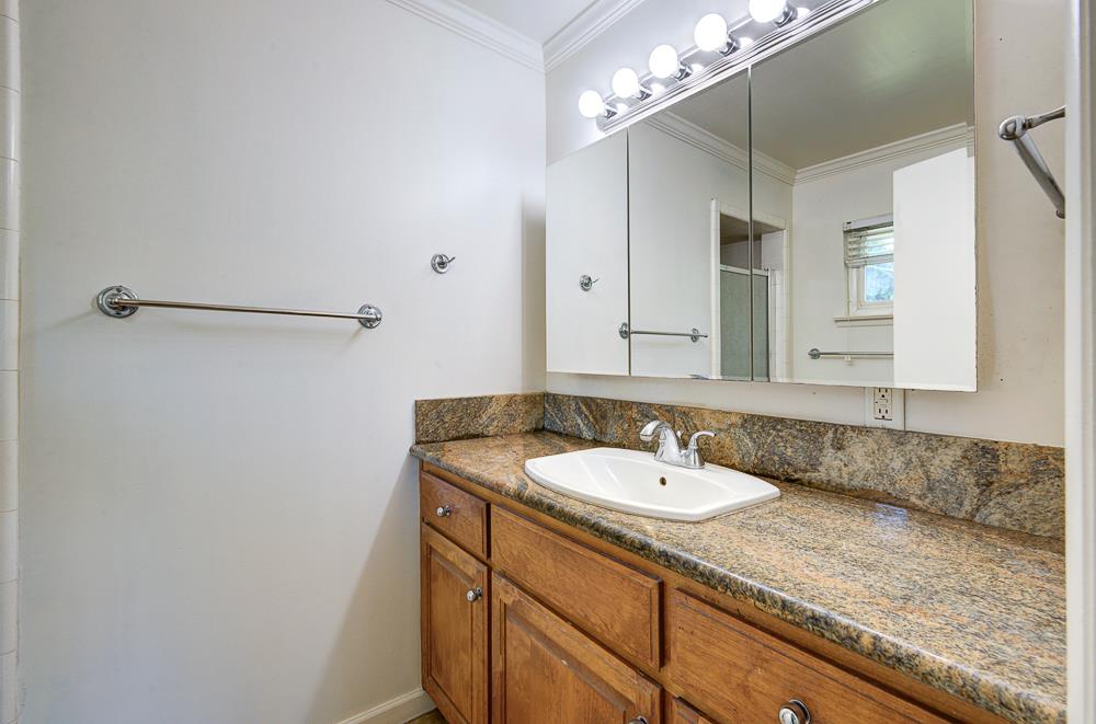 4935 E Heaton Ave, Fresno, CA 93727