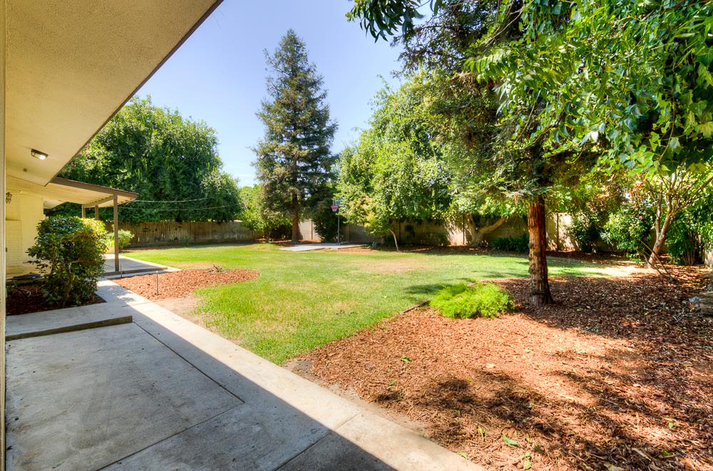 4935 E Heaton Ave, Fresno, CA 93727