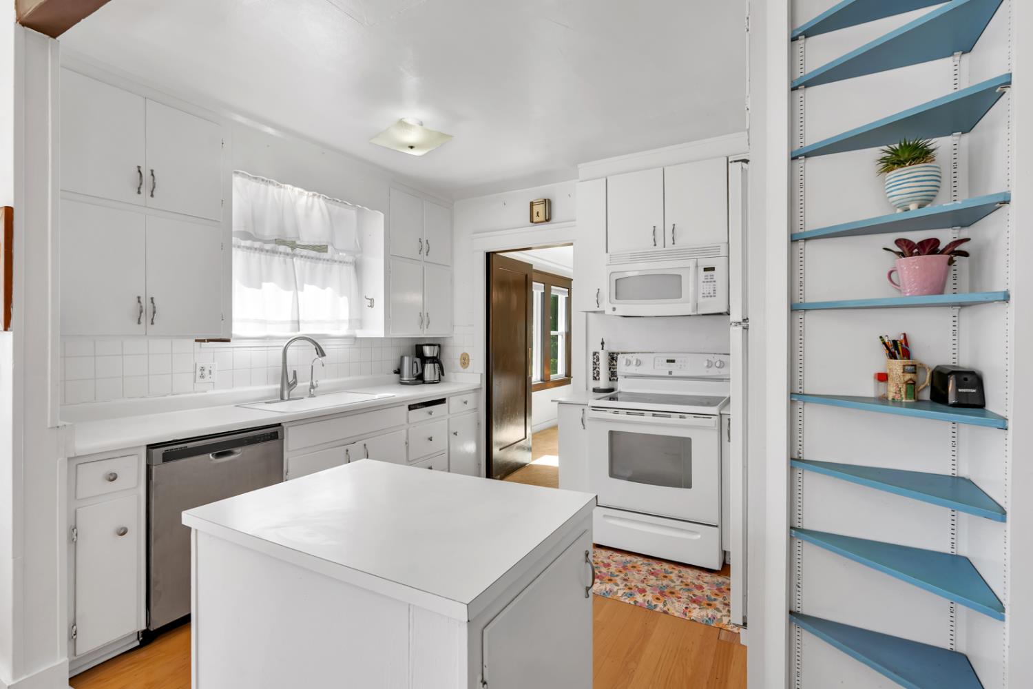 119 W 27th, Merced, CA 95340