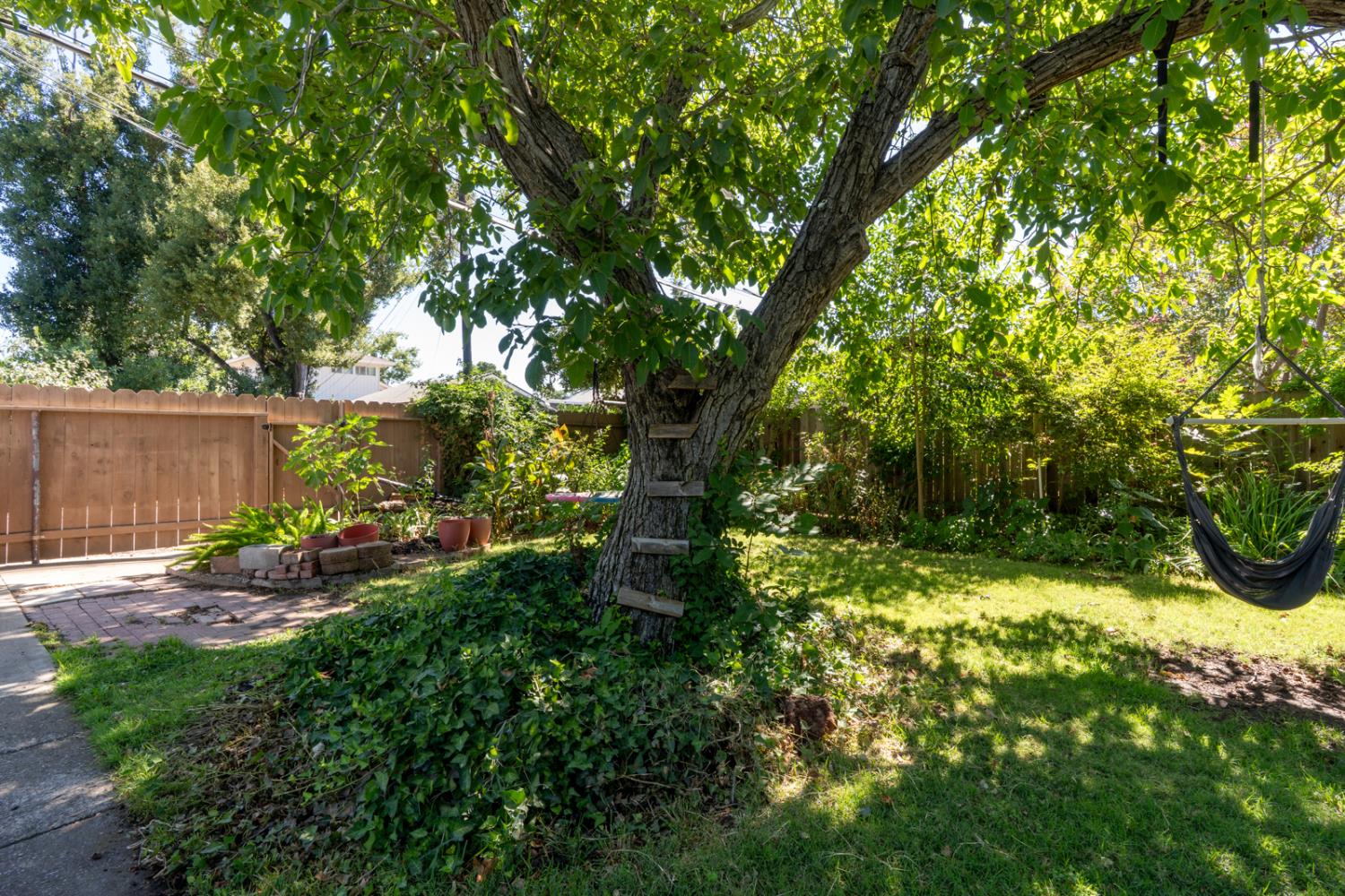 119 W 27th, Merced, CA 95340