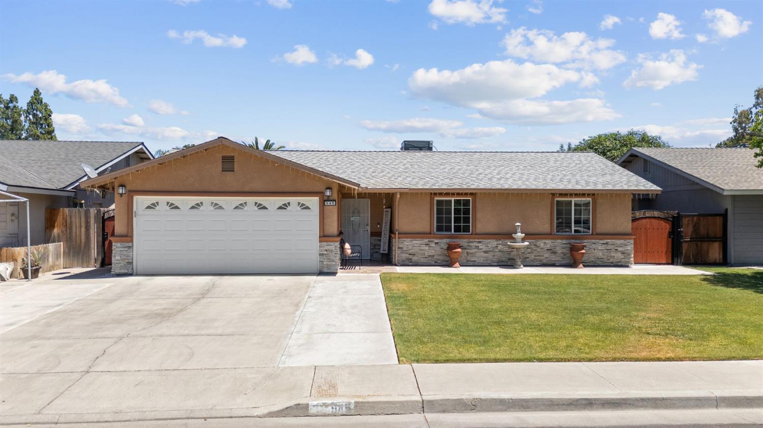 545 Manor Ave, Hanford, CA 93230