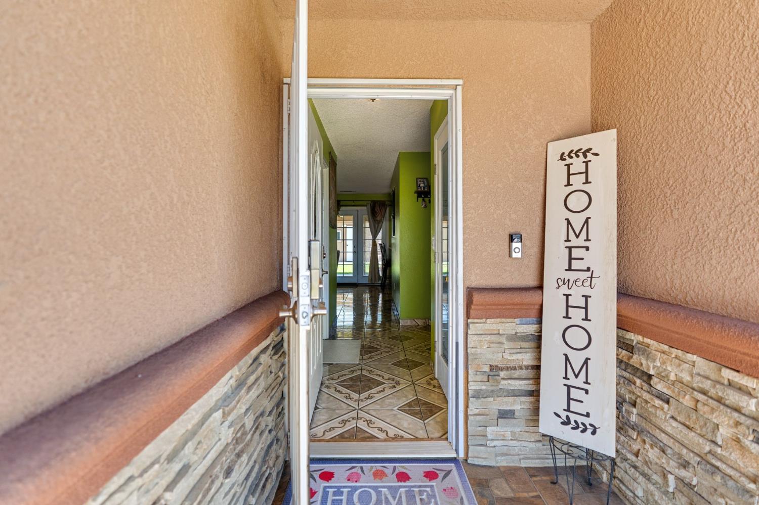 545 Manor Ave, Hanford, CA 93230