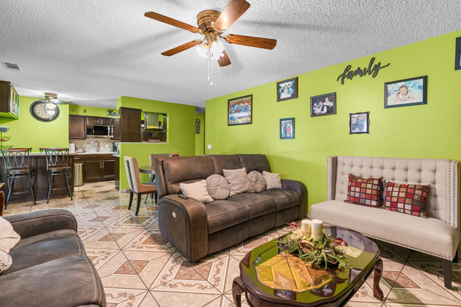 545 Manor Ave, Hanford, CA 93230
