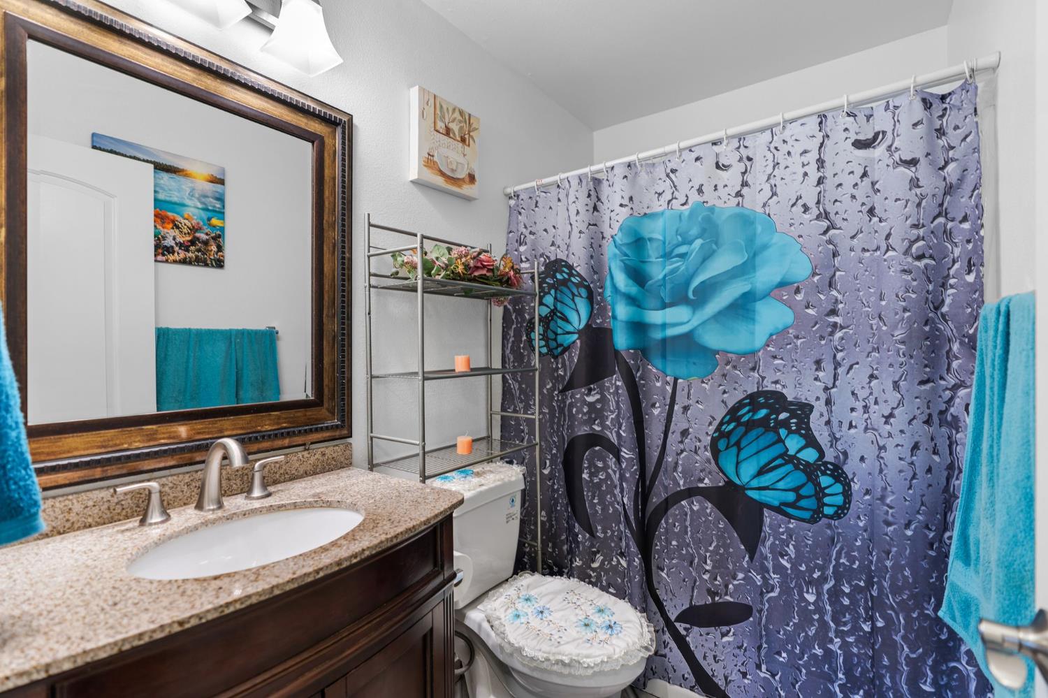 545 Manor Ave, Hanford, CA 93230