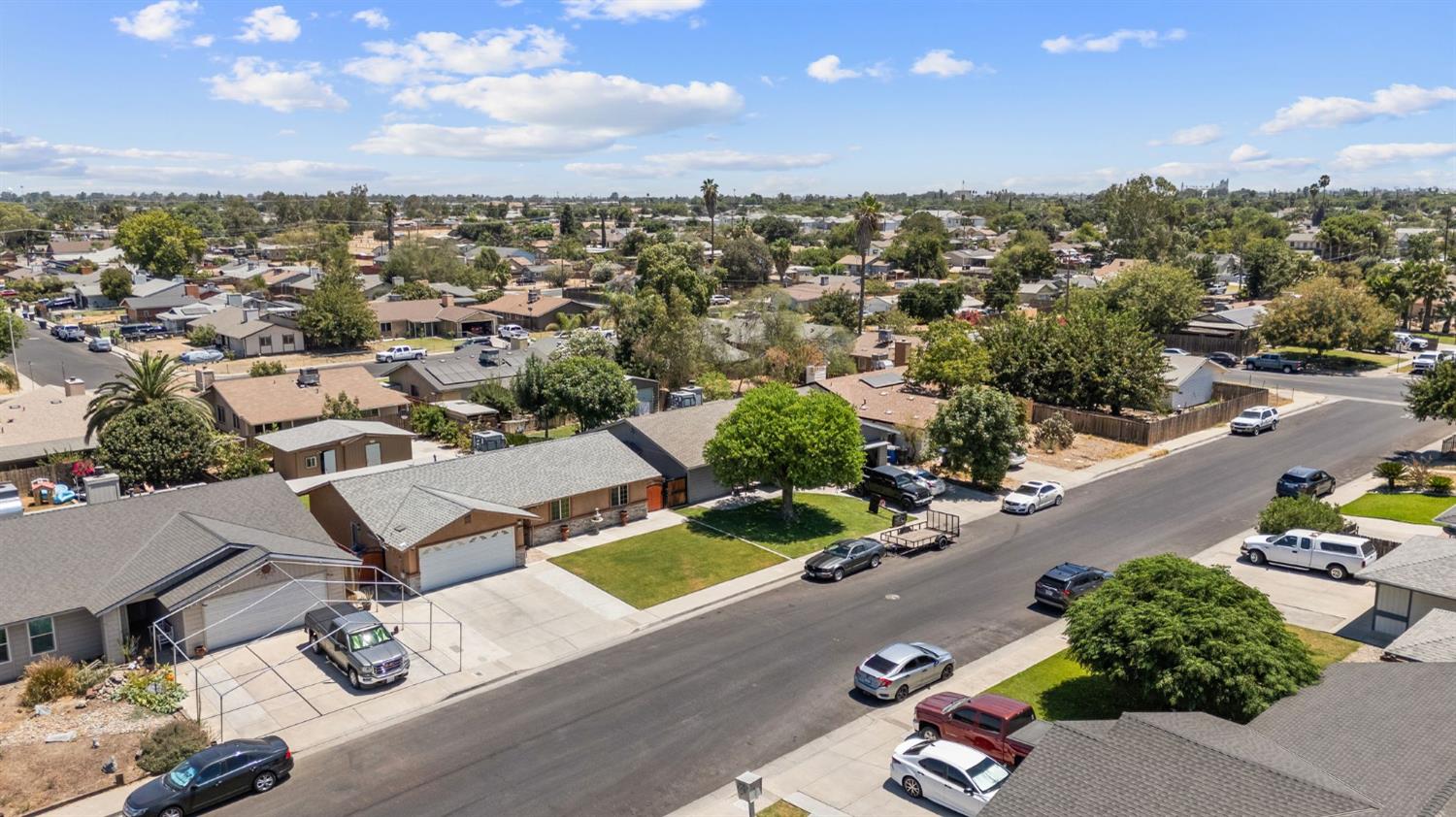 545 Manor Ave, Hanford, CA 93230