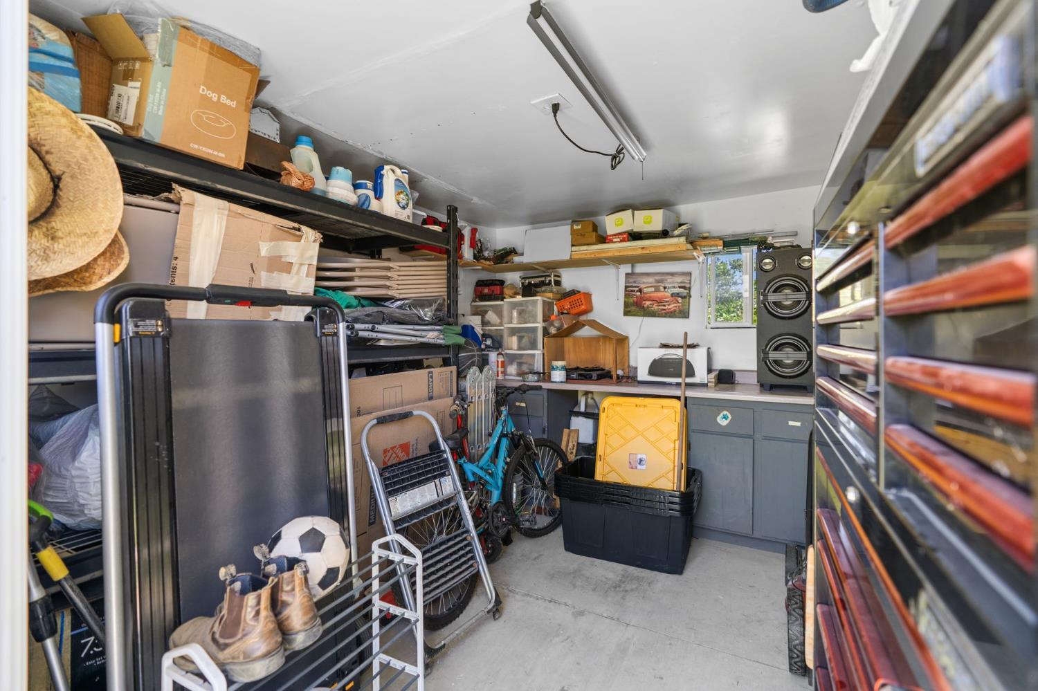 545 Manor Ave, Hanford, CA 93230